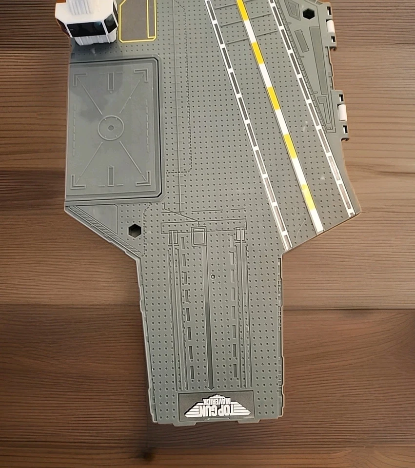 Portaaviones Matchbox Top Gun Maverick 2020 Mattel GNN28 Foto 2 de 4