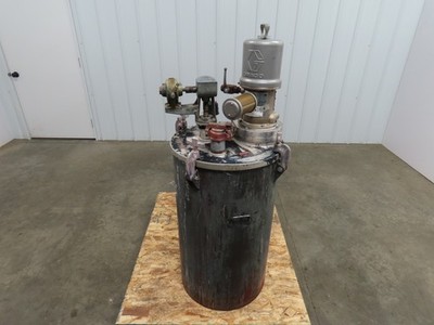 Binks 43-717 50 Gallon Steel Paint Mix Tank W/Agitator & 3:1 Graco 218-795 Pump
