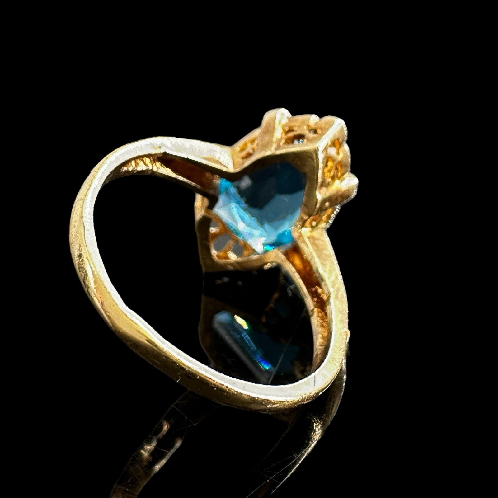 14k yellow gold ring with rectangular london blue… - image 6
