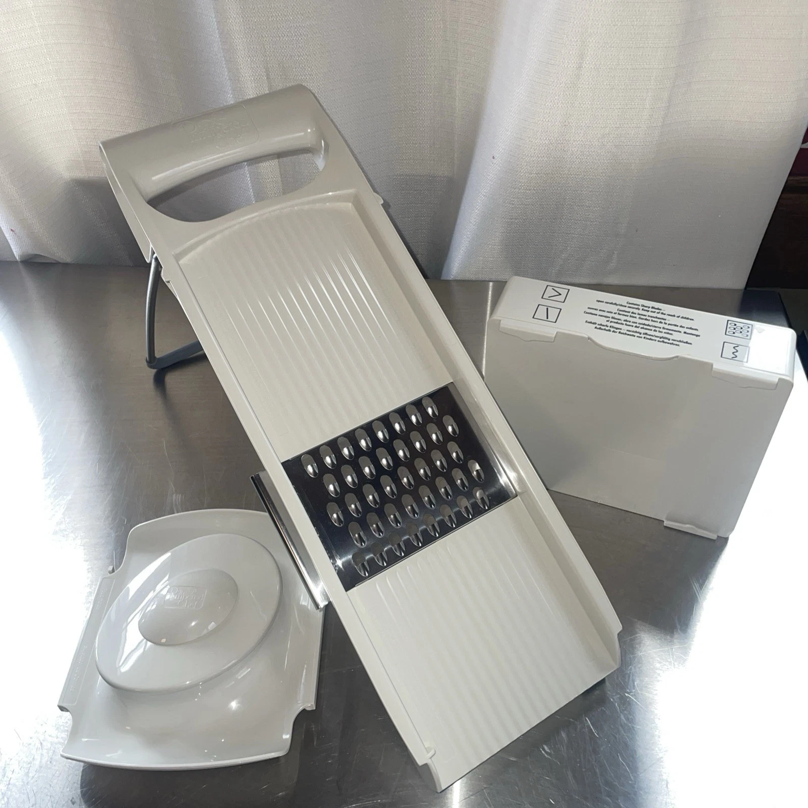THE PAMPERED CHEF ~ ULTIMATE MANDOLINE 1087 ~ NEW IN BOX *RETIRED*