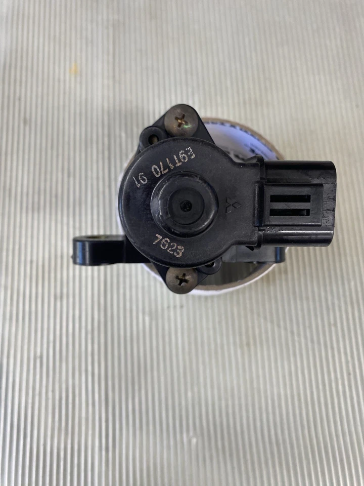 Válvula de purga EVAP E9T170 OEM 1995-1998 Nissan Máxima 240sx Infiniti J30 Foto 3 de 3