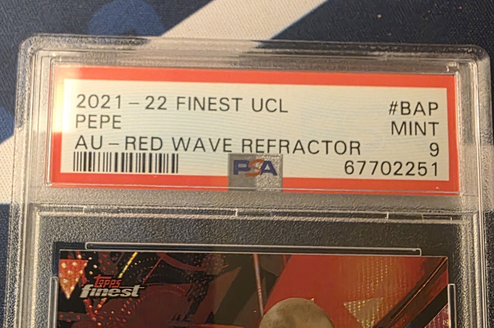 2021-22 Topps Finest UEFA Pepe Finest Autographs Red Wave Refractor /5 view 3