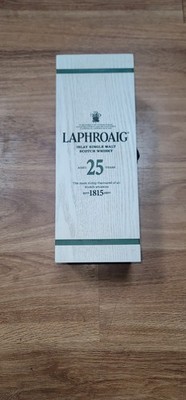 Laphroaig 25 Year Old Islay Single Malt Whiskey Wooden Collector Empty Box.