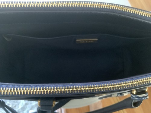TORY BURCH ROBINSON DOUBLE ZIP “T” LOGO LEATHER TOTE/SHOULDER BAG - Picture 15 of 17