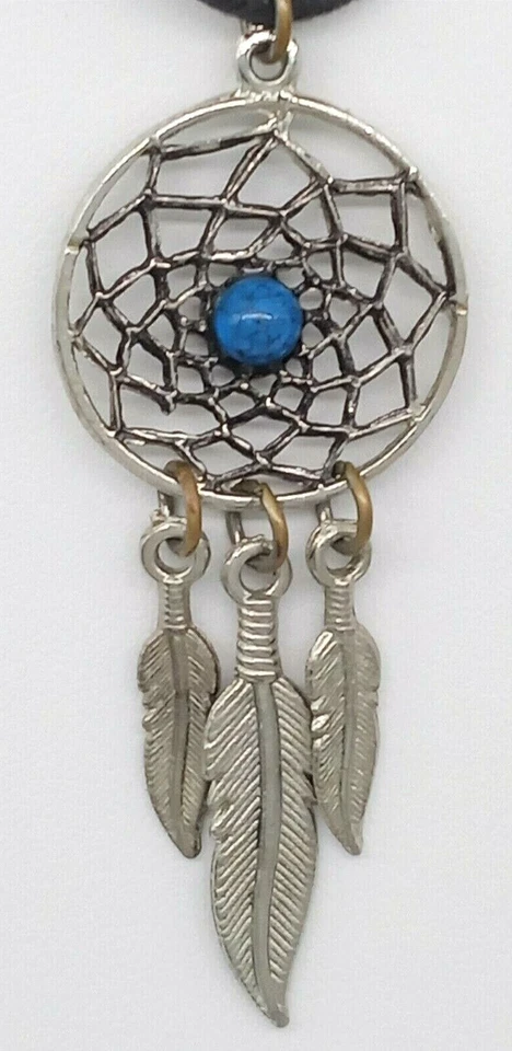 Colar pingente apanhador de sonhos falso penas turquesa tom prata cordão preto - Imagem 3 de 4