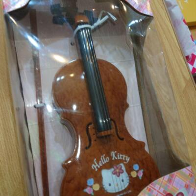 Sanrio Hello Kitty Violin Club Easy violin that anyone can play