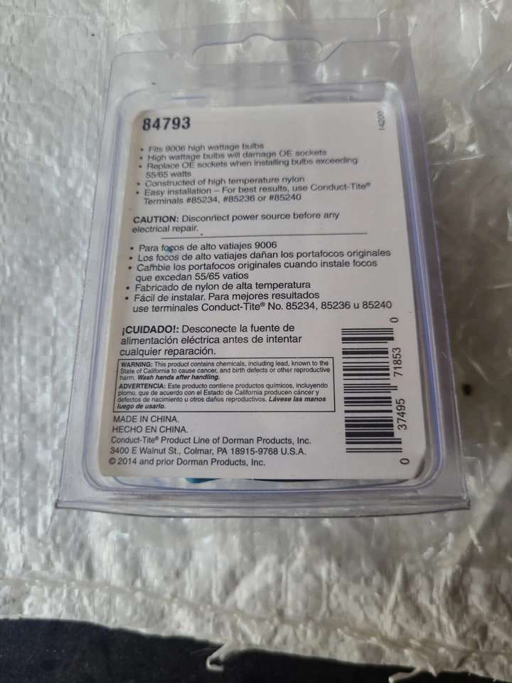 Enchufe de faros de alta temperatura Dorman 84793 se adapta a bombillas de alta potencia 9006 Foto 2 de 2