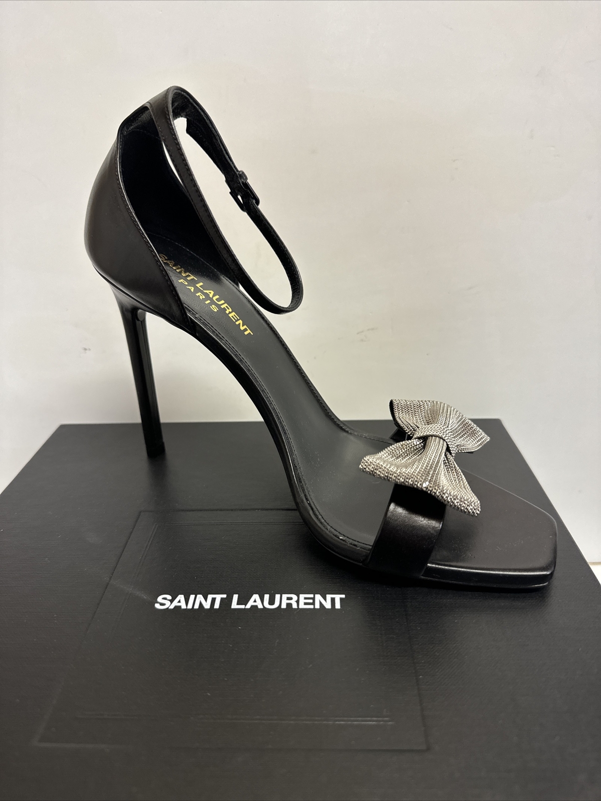 Saint Laurent Amber 105 Black Metal Bow Sandals Size 38.5 592570 1FZNN 1000