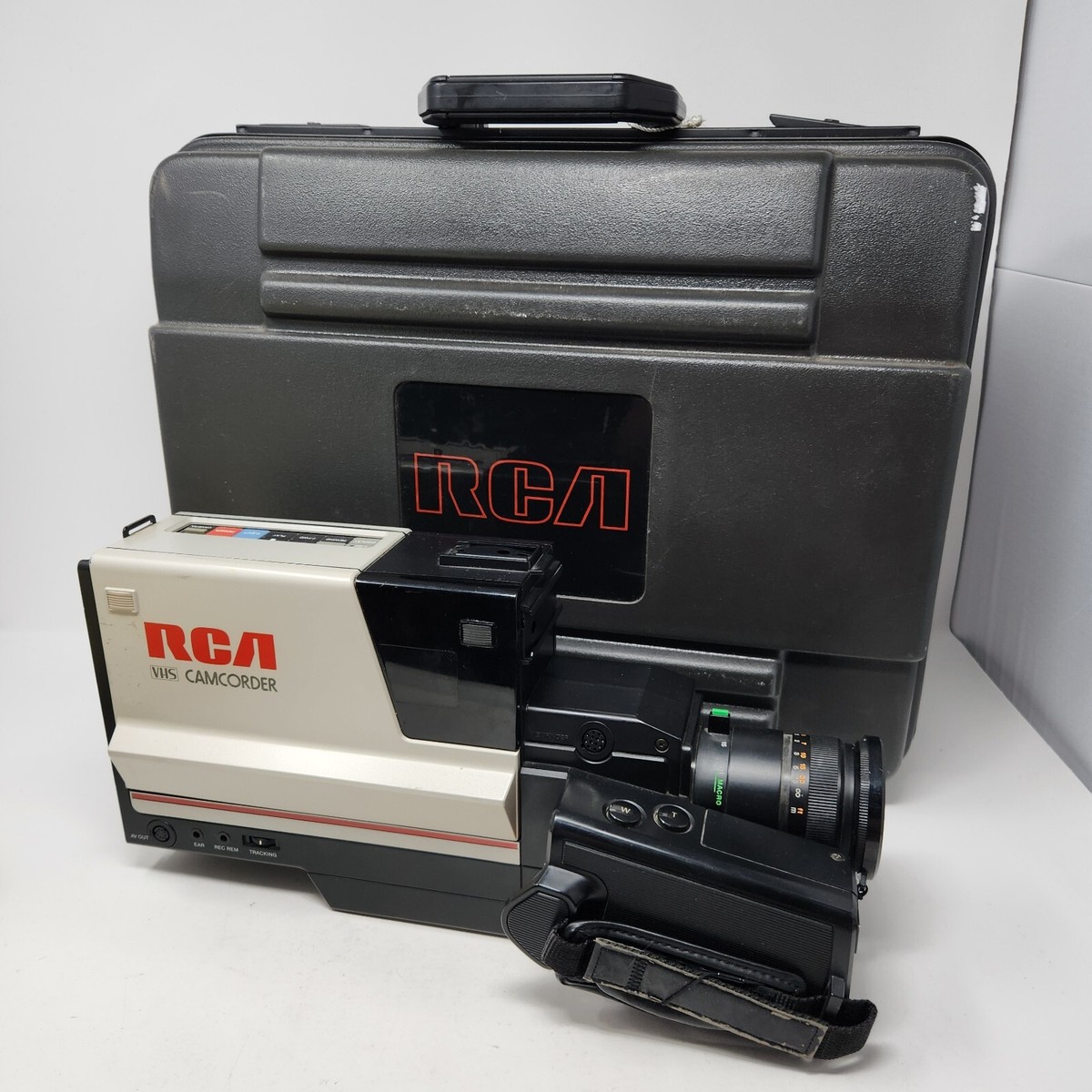 RCA VHS CPR300 Camcorder Case powers On For Parts Doesnt Eject *Read Desc*