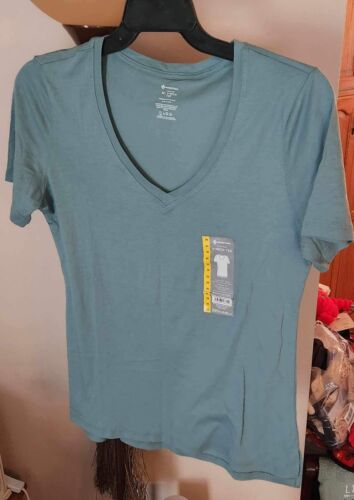 ladies v neck tops Medium NWT Members Mark