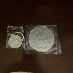 Rare Carvana Car Vending Machine Keepsake Token & Keychain Set - New Condition