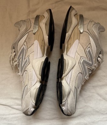 New Balance 9060 - Sea Salt with Moonbeam and Turtledove Mens Size 9 Pre-Owned