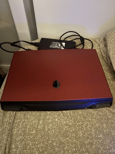 Alienware M17X R4 Red Gaming Laptop - 第 1/4 張圖片