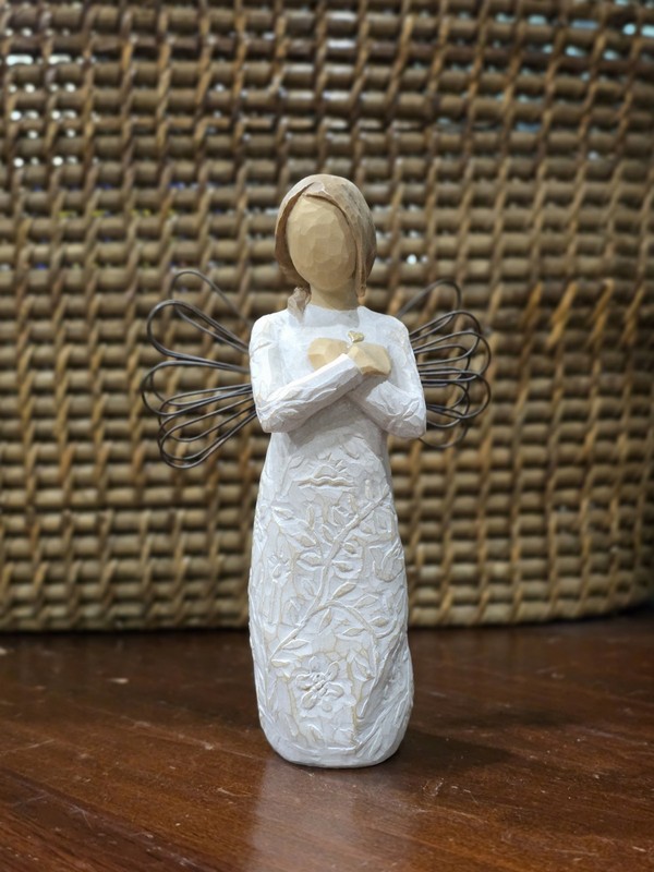 Willow Tree Remembrance Angel Figurine, Susan Lordi, Resin 2010