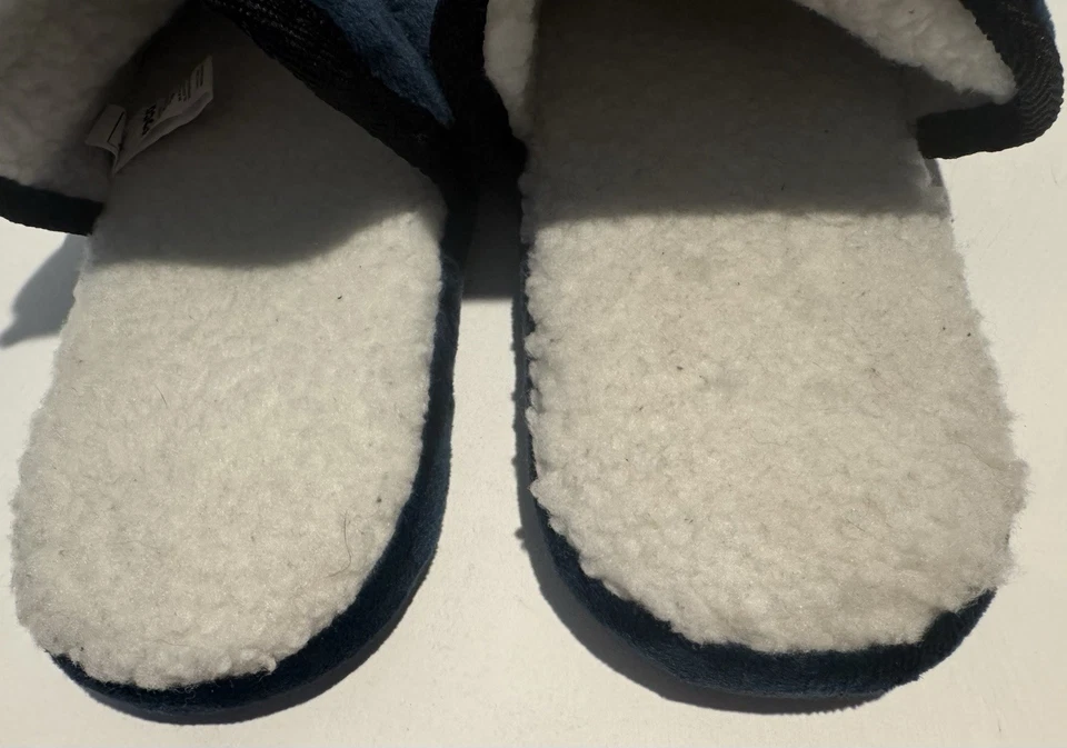 Zapatillas de invierno Dallas Cowboys para hombre azul marino y gris con texturas suelas exteriores Foto 3 de 4