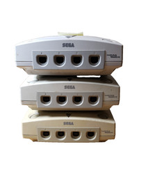 Lot Of 3 Sega Dreamcast Video Game Console For Parts Or Repair