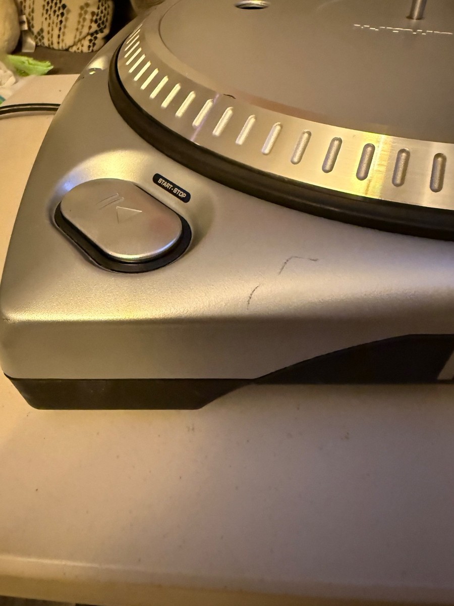 Numark TT200 Professional Direct Drive Turntable/FOR PARTS/WORKS