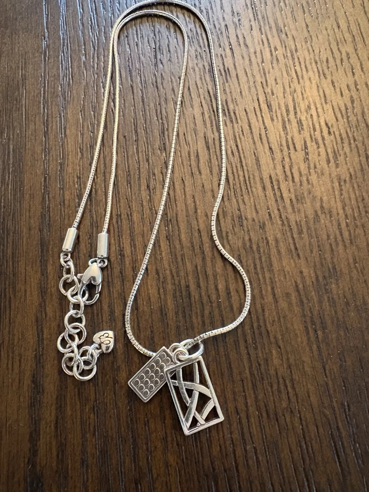 COLLAR COLGANTE LARGO de plata con dije Brighton Meridian Zenith $68 se vende por.  Foto 4 de 4