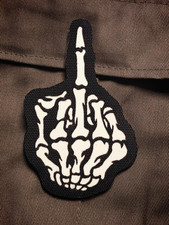 Gro&szlig;es lasercut 3D Klett-Abzeichen Patch Emblem "SKULL FINGER" glow in the dark