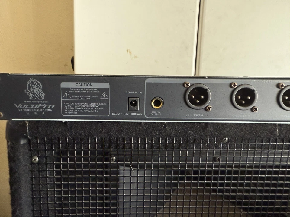 VocoPro UHF-5800-9 PLUS Microphone Wireless System - Image 4 of 4