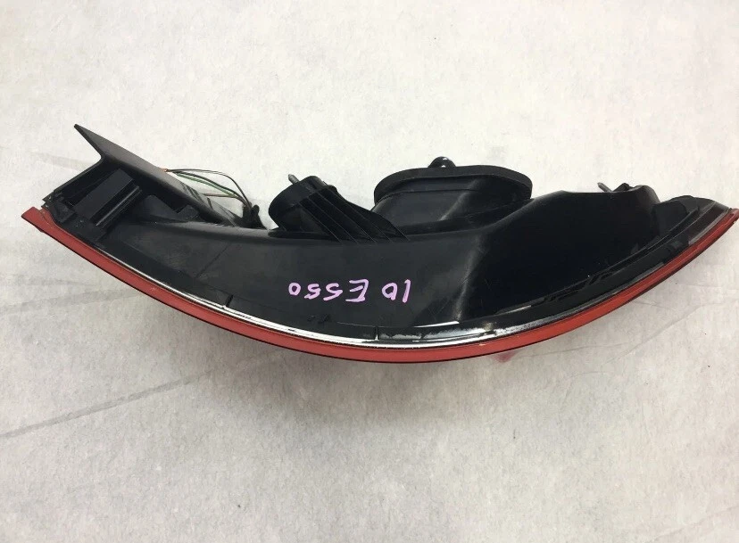 10-13 MERCEDES BENZ E550 LH DRIVER SIDE OUTER TAIL LIGHT TAIL LAMP ASSEMBLY-OEM - Image 4 of 4