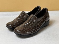 Clarks Gael Feline Womens Loafers 8M Slip On Flats Shoes Faux Leather Croc Brown