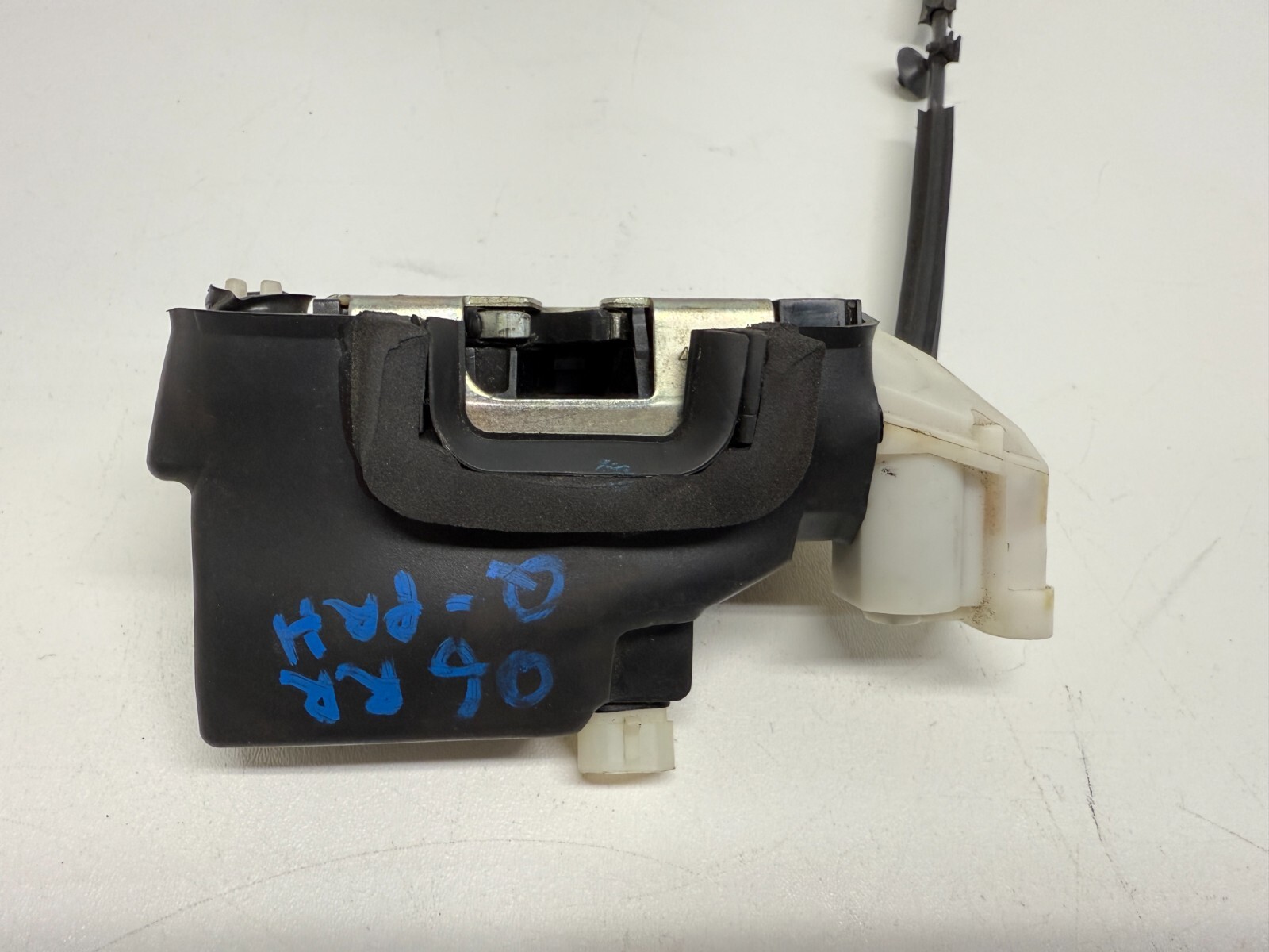 P503140 2003-2008 Maserati Quattroporte M139 Rear Door Lock Latch Actuator Right