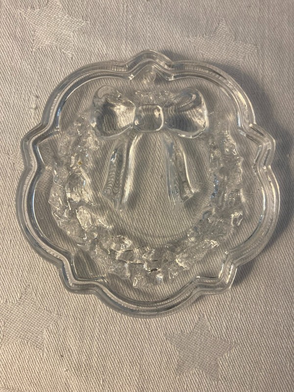 Pretty vintage clear glass wreath holiday Christmas ornament glass or crystal