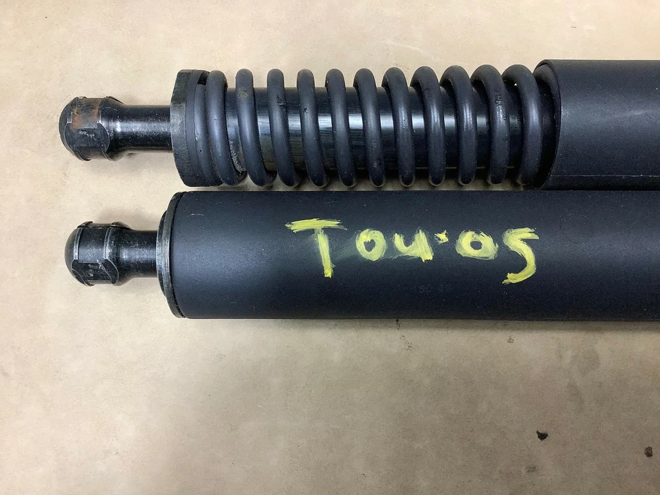 2005 VOLKSWAGEN TOUAREG 7L PORTA TRASEIRA PORTA ELEVATÓRIA ESQUERDA E DIREITA APOIO DE SUSPENSÃO FABRICANTE DE EQUIPAMENTO ORIGINAL+ - Imagem 2 de 4