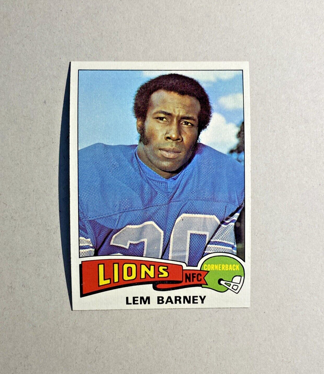 1975 Topps #365 Lem Barney Detroit Lions Vintage Football Card! Higher Grade NM+