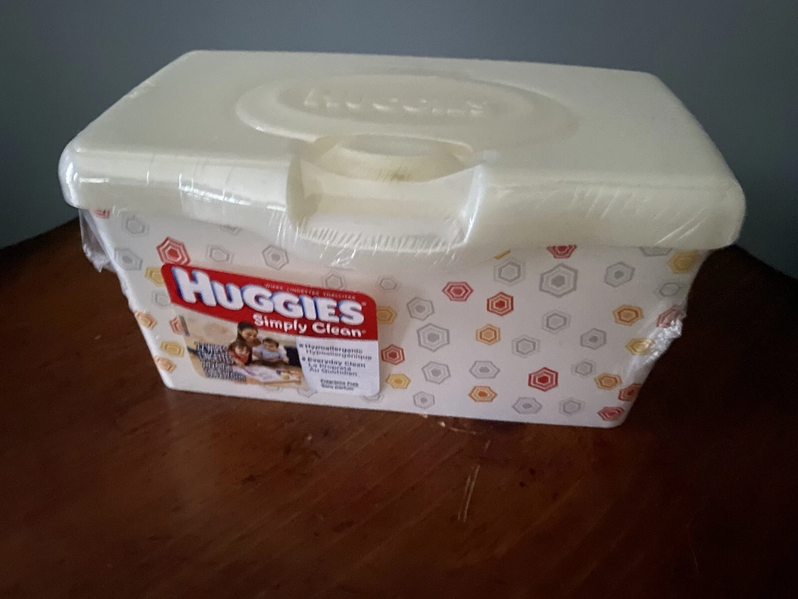 Huggies Simply Clean Hypoallergenic Refillable Pop Up Tub W/72 Wipes Hexagon
Opens in a new window o