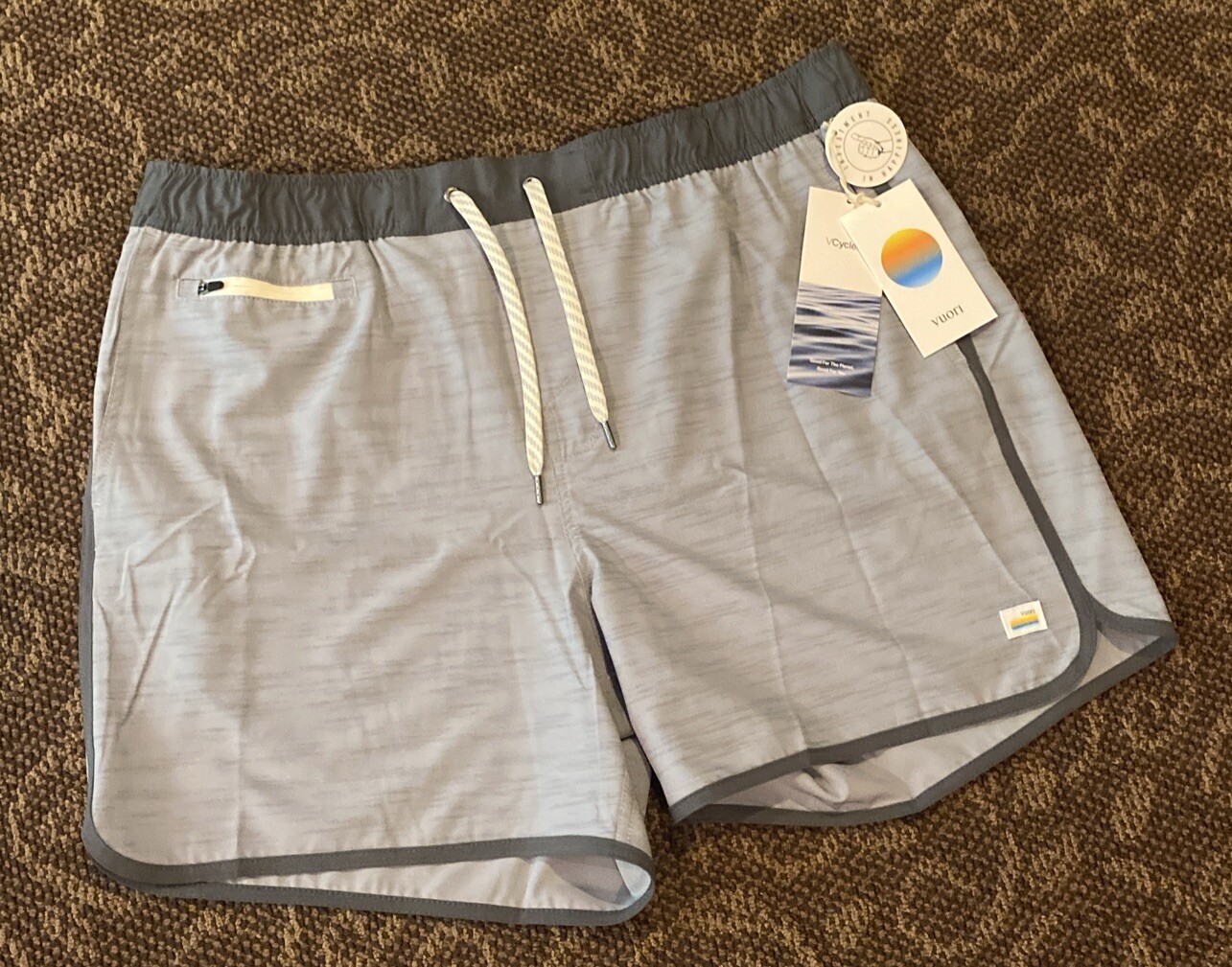 NWT Men’s Vuori Banks Shorts 5 Inch Inseam Light Cloud Escape Size XL-image