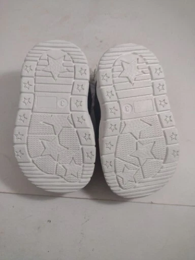 Carter's First Walker Sandel 尺码 3 & Carter's 人字拖尺寸 3-4 2 双 — 第 3/4 张图片