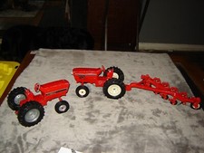 International Harvester Tractors with Plow 1/16 ERTL wide front tractors w/plow