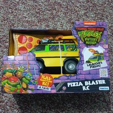 Teenage Mutant Ninja Turtles Mutant Mayhem RC Pizza Blaster Van and Remote