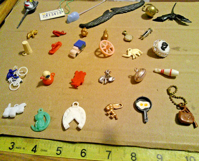 vintage lot small plastic toys vending machine charms Cracker Jack premium #ch38