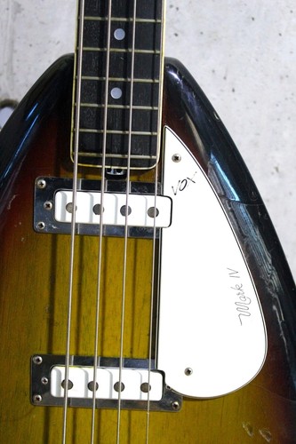 1967 VOX Mark IV "Teardrop" Electric Bass / Bass Guitar in Tobacco Sunburst - Picture 4 of 10