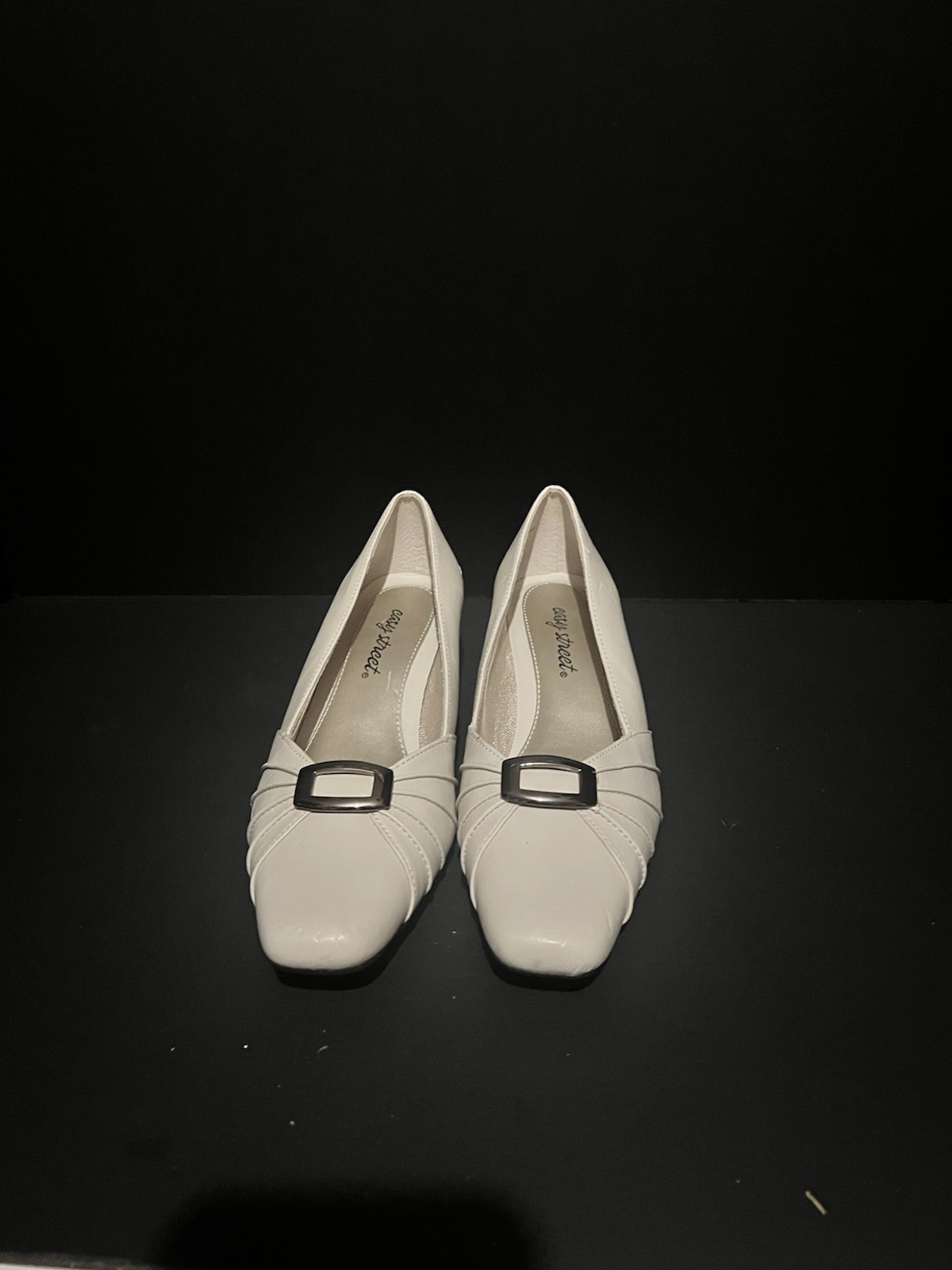 Easy Street Eloise White Women's Dress Pumps Ruched Buckle Block Heel Size 7.5