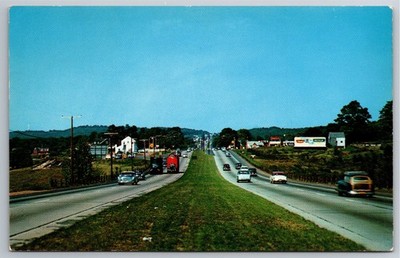 CT, Berlin Turnpike, Old Cars, Vintage Postcard