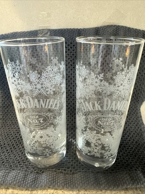 Jack Daniels Old No 7 Brand Etched Snowflake Glasses Holds 10 Oz. Vtg Set Of 2