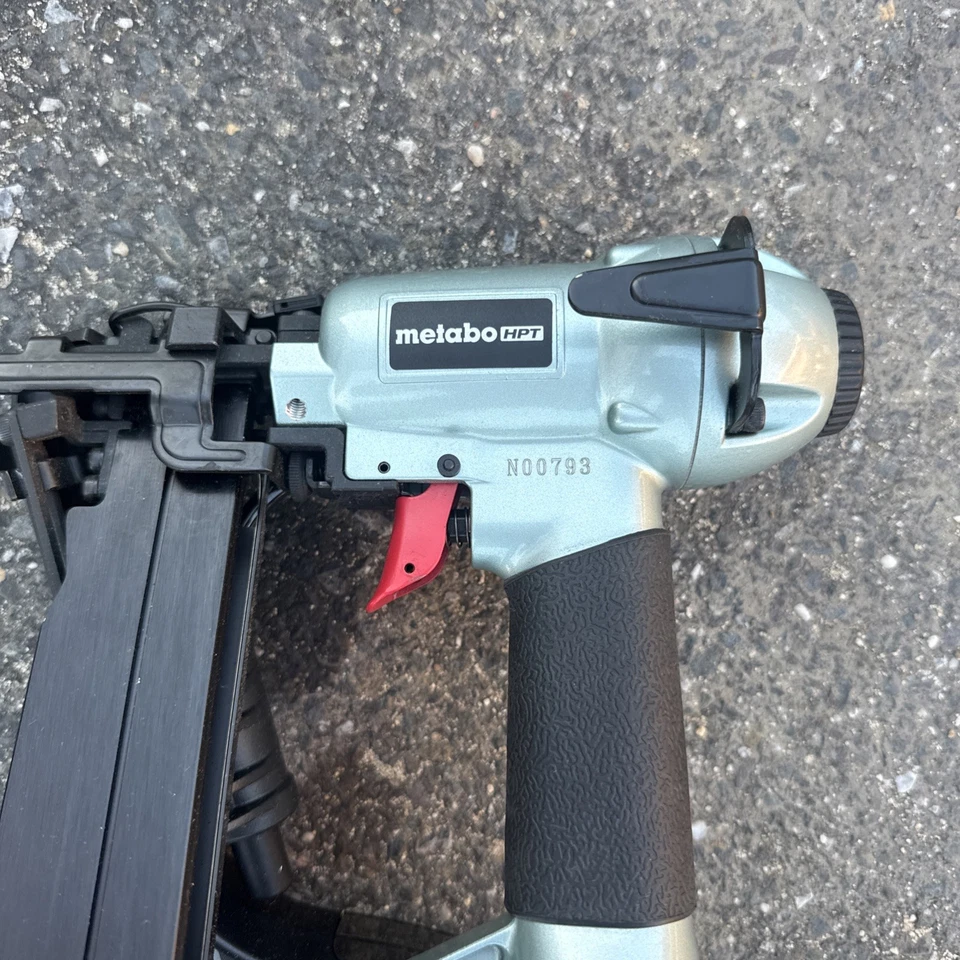 Grapadora de tapa Hitachi N3808a 1 1/2 pulgada nueva caja abierta  Foto 4 de 4