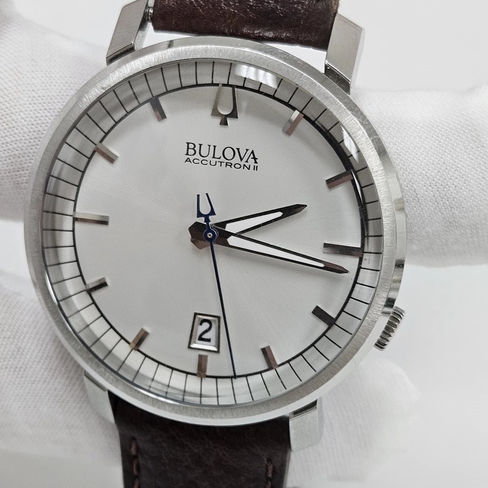 Reloj de cuarzo Bulova Accutron II Telluride para hombre de acero inoxidable 40 mm 96B216 Foto 2 de 4