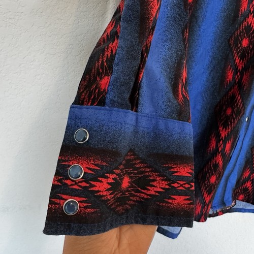 Camisa DE COLECCIÓN Wrangler Azteca Checotah Perla Western Snap Talla Mediana Azteca - Imagen 4 de 9