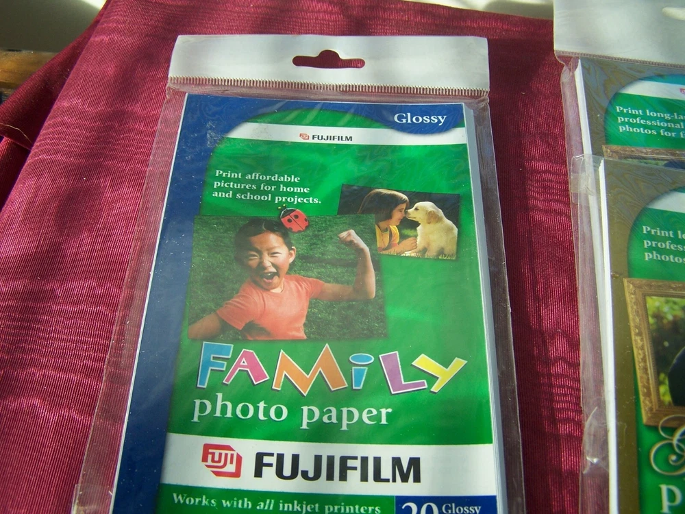 Photo Printer paper Lot 4" x 6", Hp, Fujifilm, Kodak, 200 total, please read.