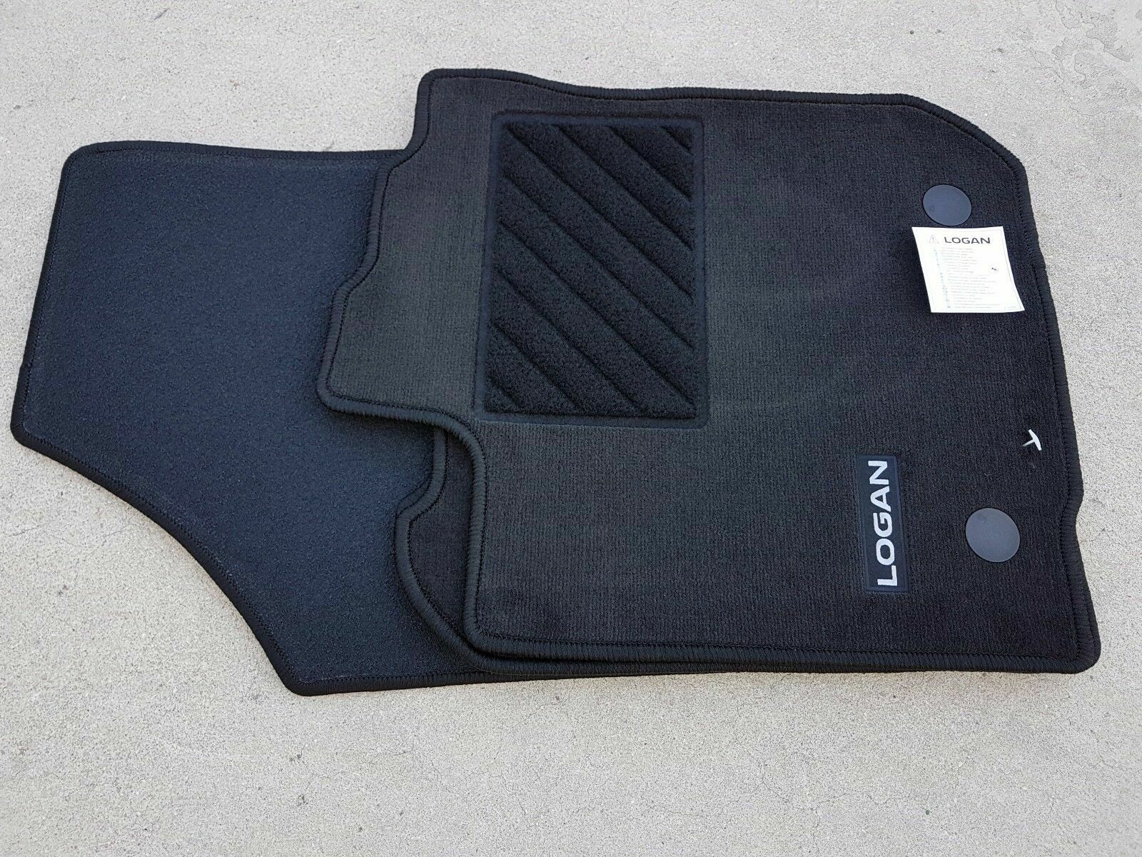 Tapis de sol de rechange Dacia Logan 2 moquette sur mesure finition surjet noir
