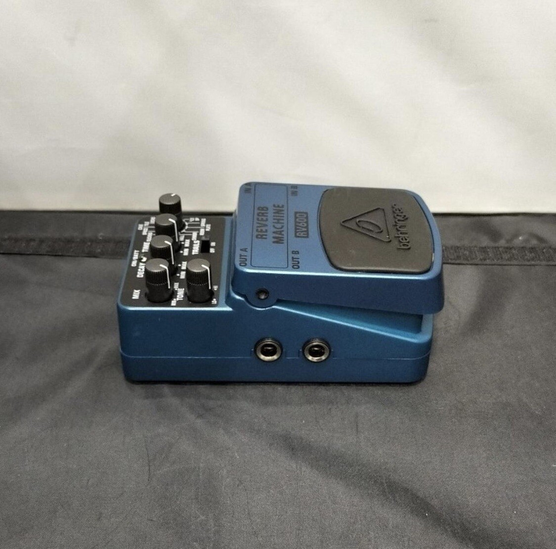 ギター behringer rv600 reverb machine Behringer RV600 Reverb Machine FX Pedal | zZounds