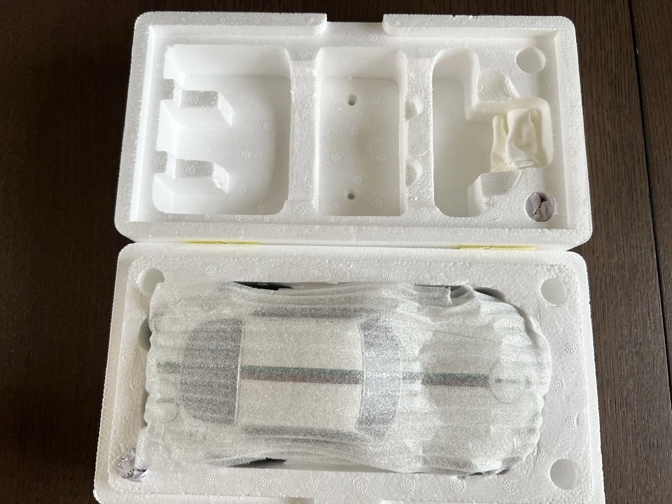 CMC M-139 - 1:18 - Aston Marin DB4 Zagato - Le Mans 1961 - Mint Condition - Immagine 4 di 4