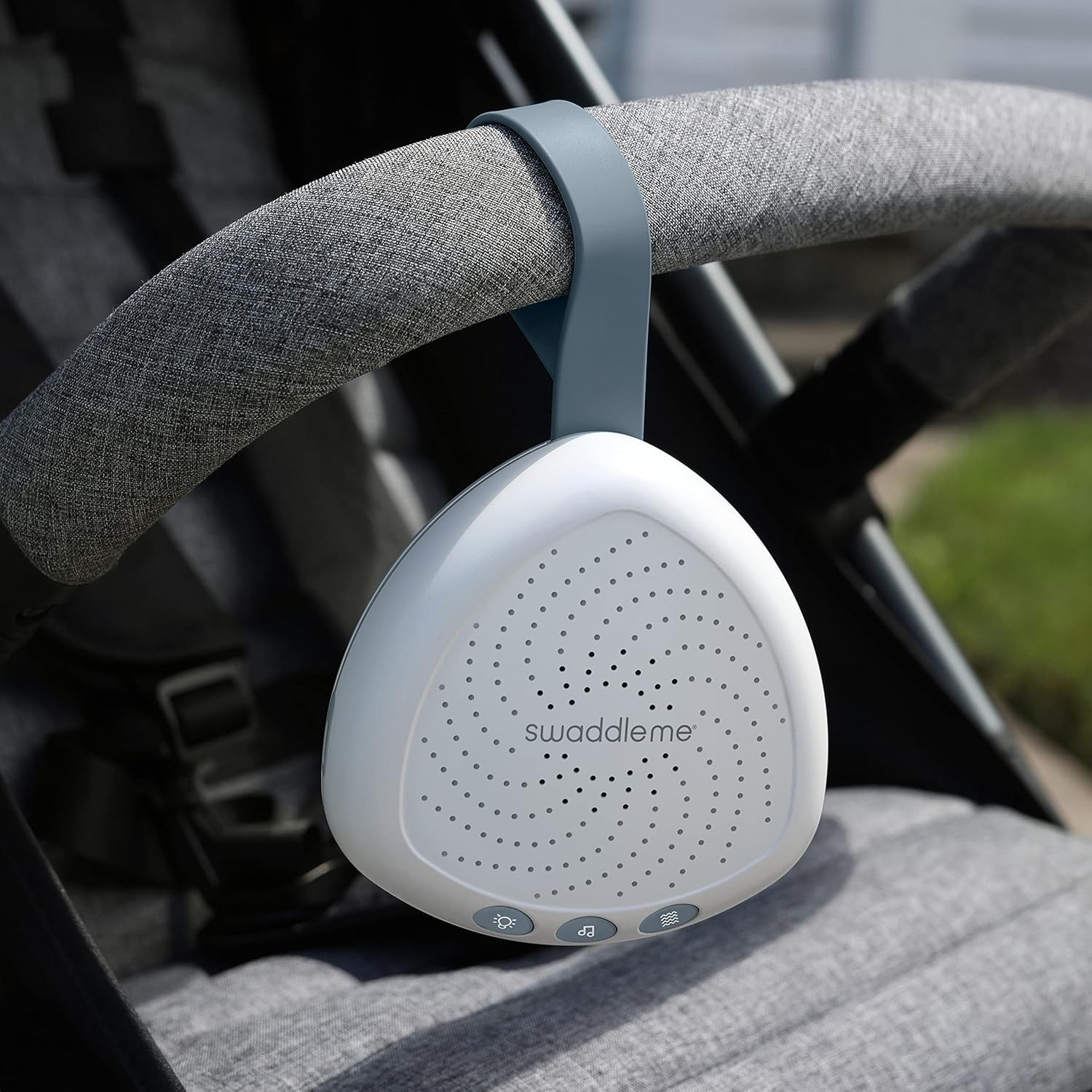 SwaddleMe by Ingenuity Soothe & Vibe – Portable Sound Machine & Soother White 