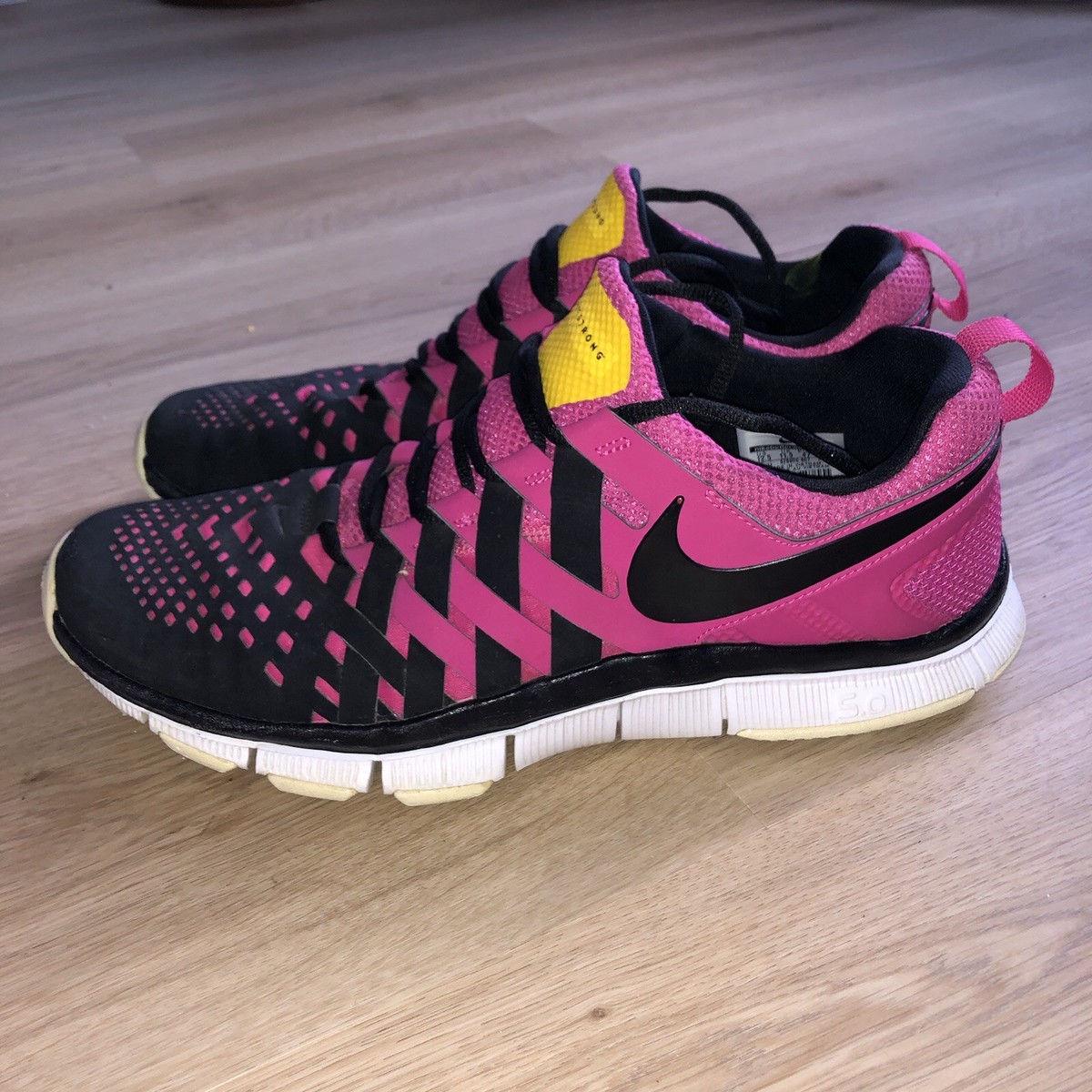Nike Free Trainer Livestrong 5.0 Black Vivid Pink Mens Size  display picture 2