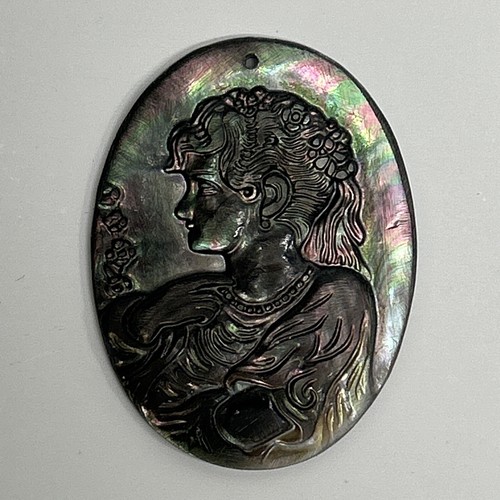 Vintage Cameo Low-Relief Abalone Shell Charm